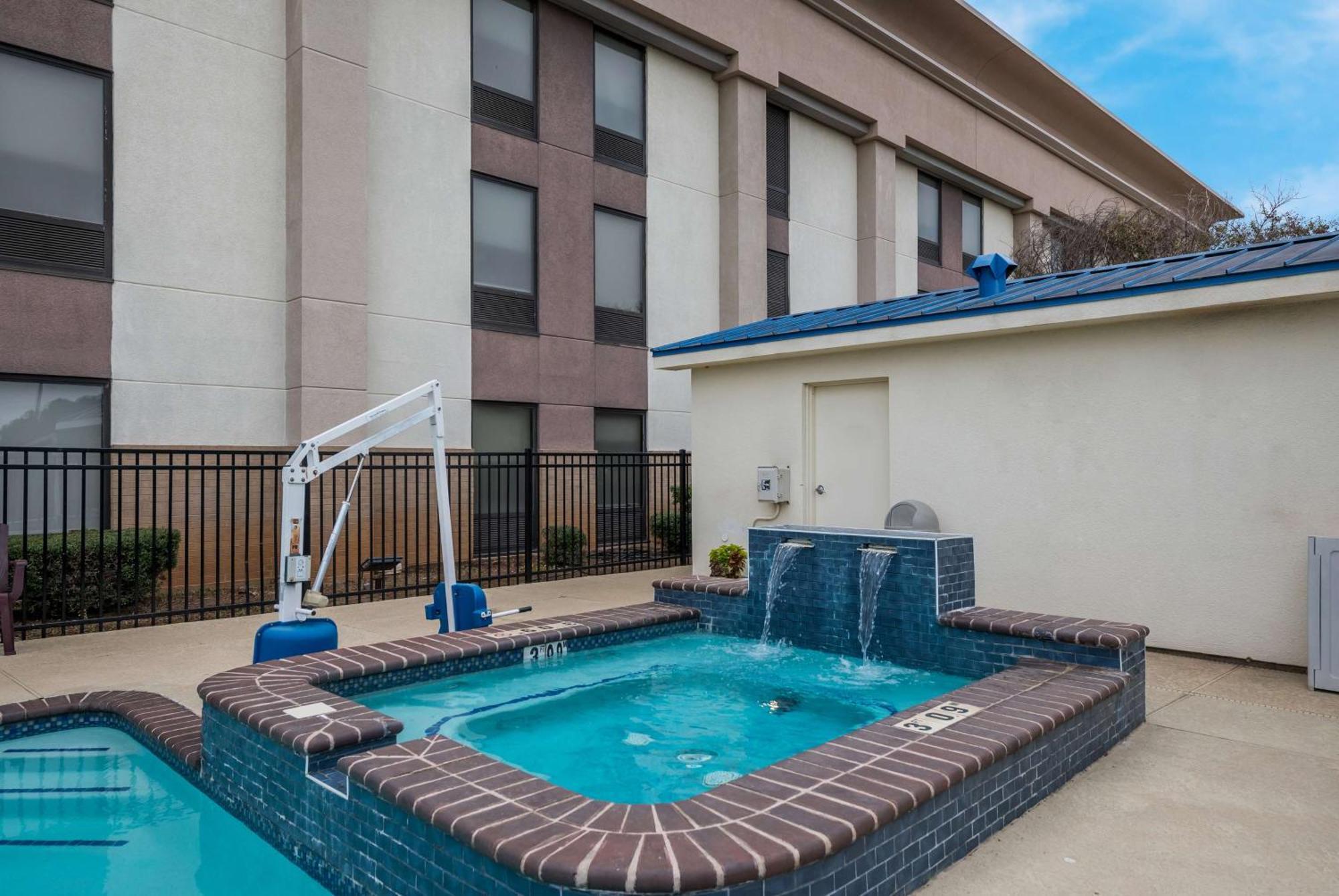 Hampton Inn Маршалл Экстерьер фото