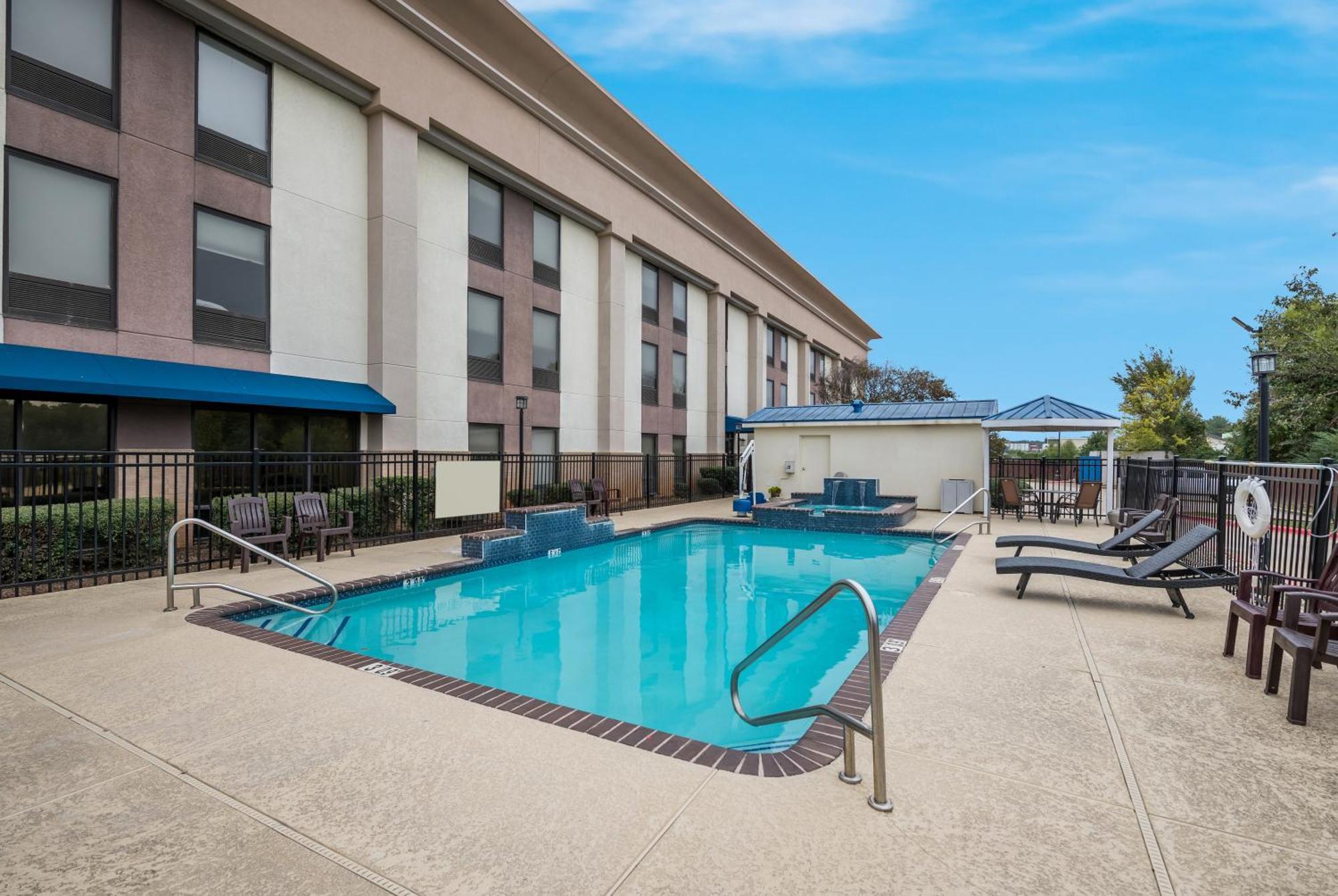 Hampton Inn Маршалл Экстерьер фото